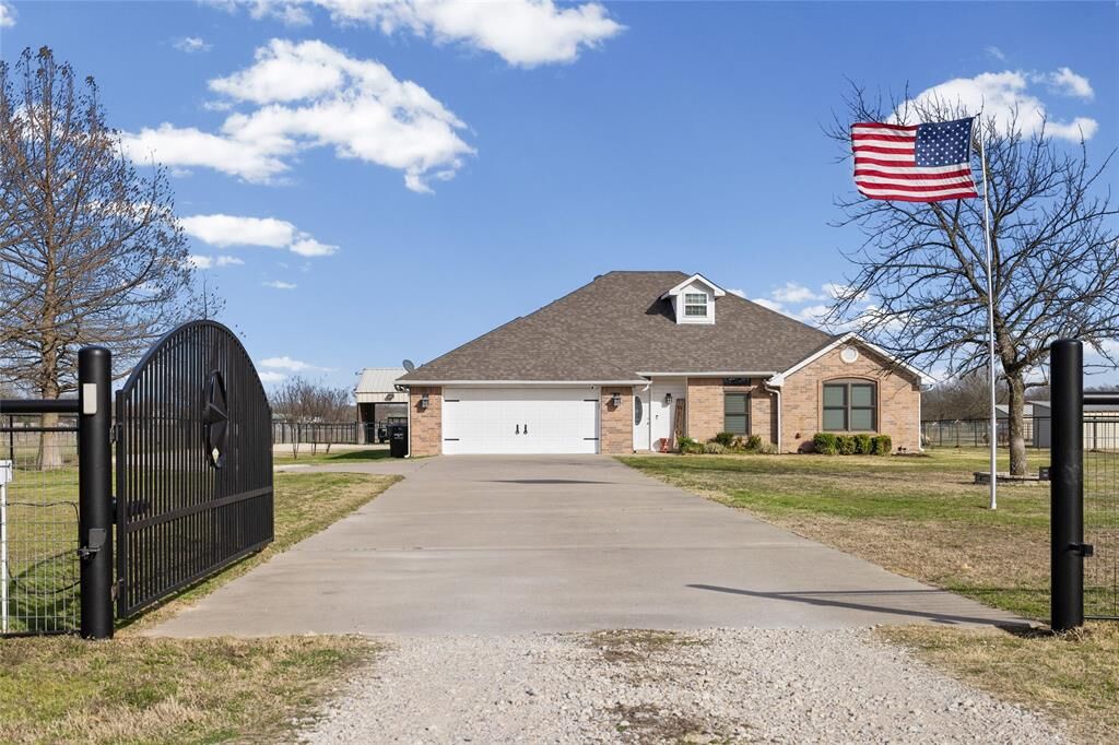 Property Photo:  3397 Fm 1564 E  TX 75402 
