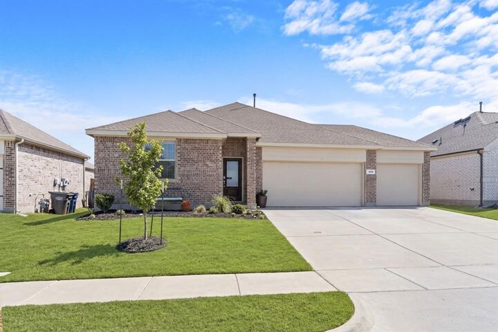 Property Photo:  445 Catalpa Drive  TX 75407 