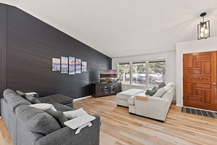 Property Photo:  64651 Jan Drive  OR 97701 