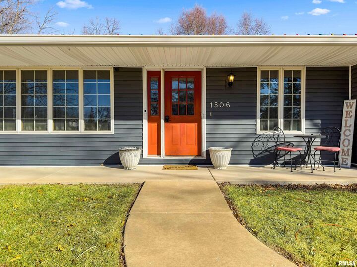 Property Photo: 1506 Kern Drive IL 61571