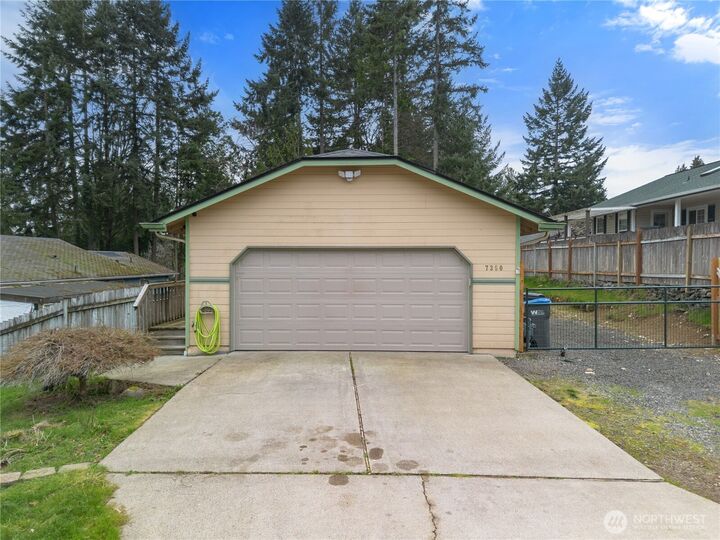 Property Photo:  7350 E Raintree Lane  WA 98366 