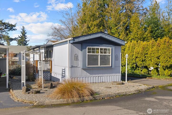 Property Photo:  4111  164th Street SW 43  WA 98087 