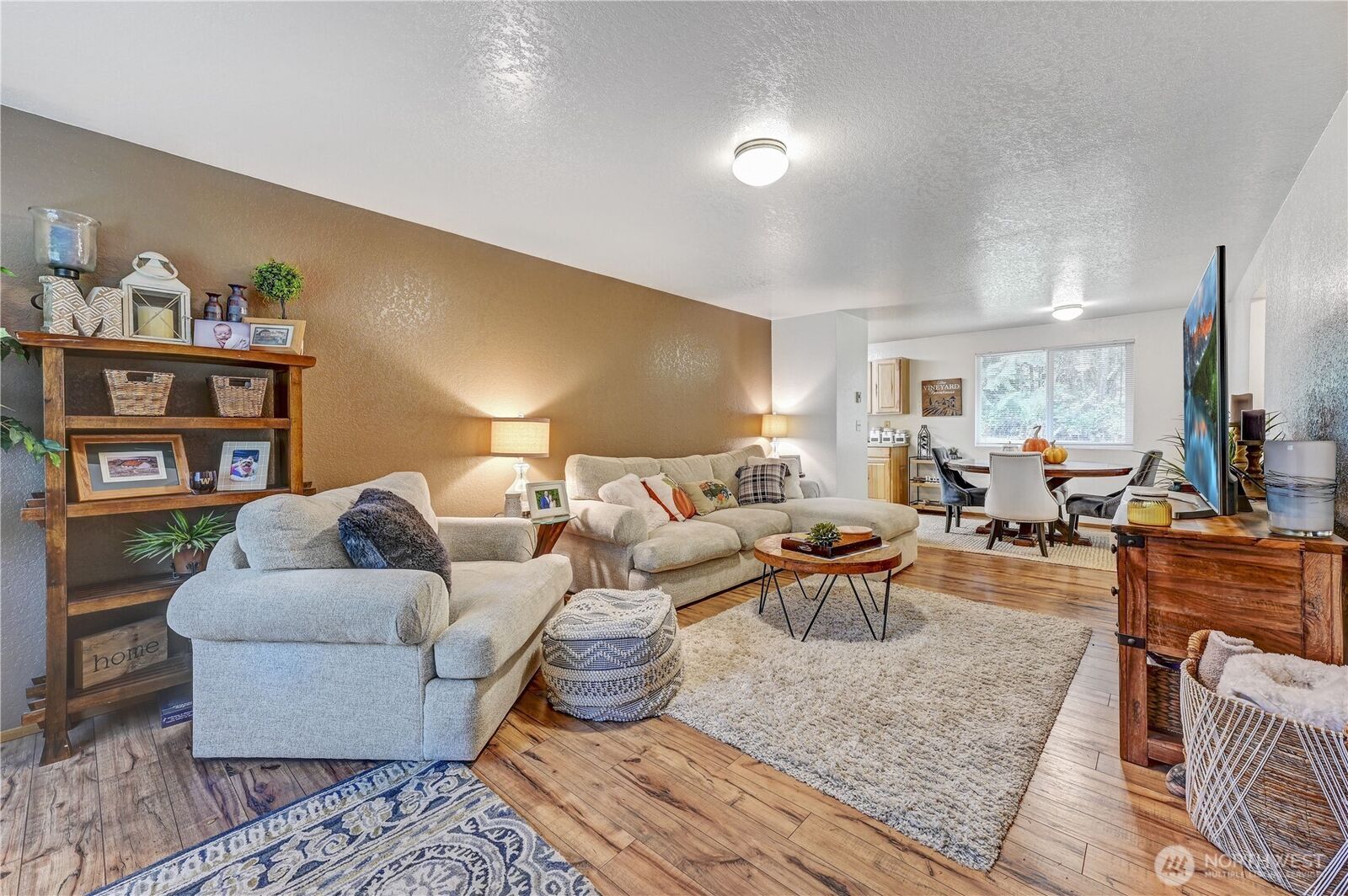 Property Photo: 22423 95th Avenue SE A WA 98077