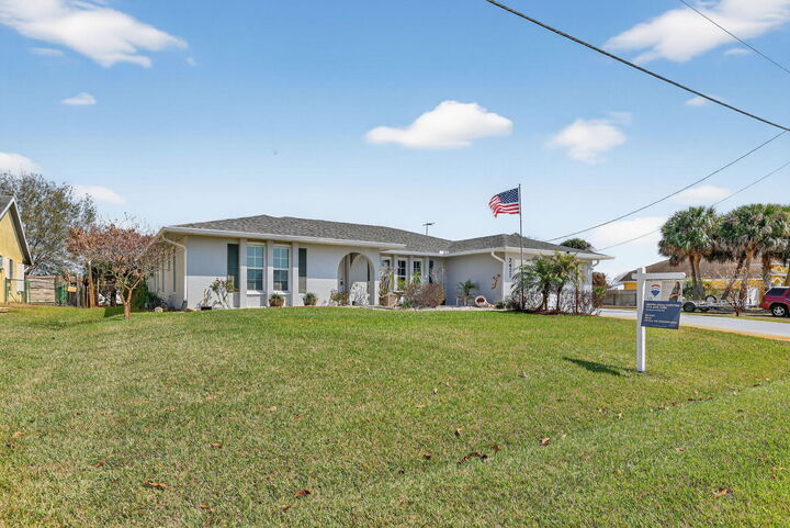 Property Photo:  2477 SW Chestnut Lane  FL 34953 