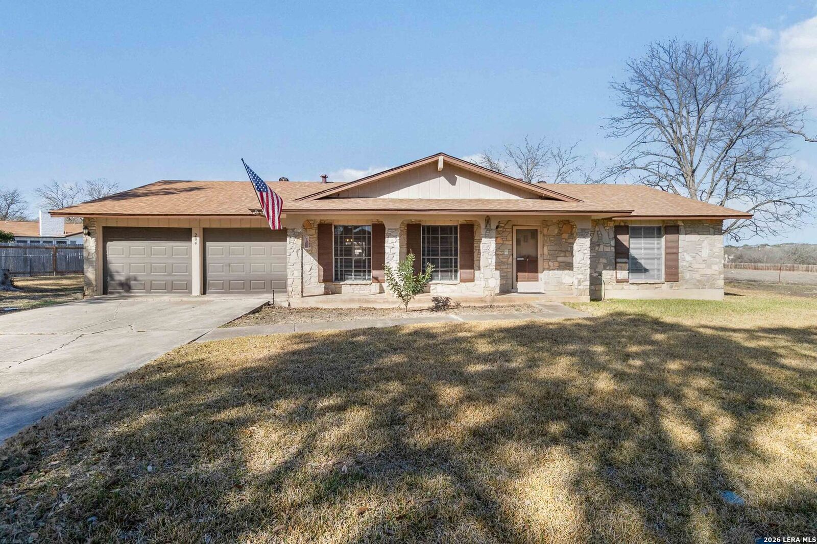 Property Photo: 204 Norris Dr W TX 78109
