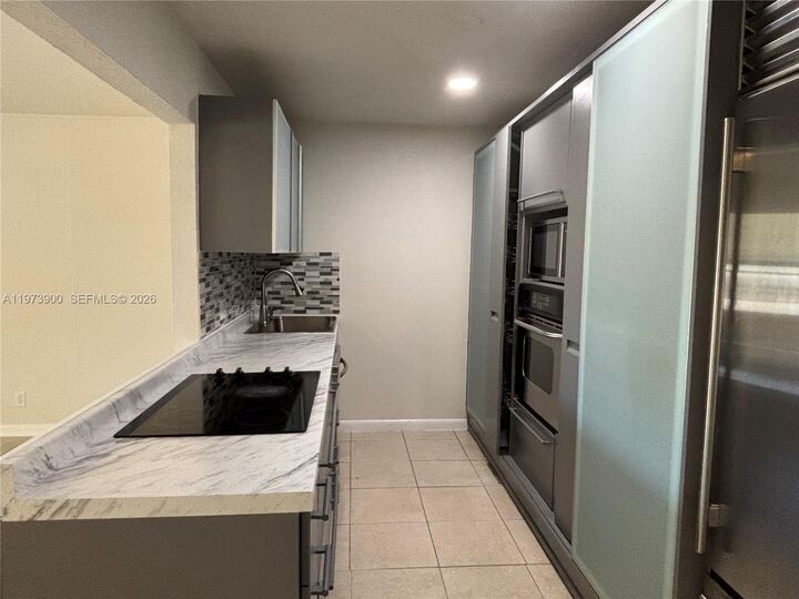 Property Photo: 543 SW 61st Ter FL 33068