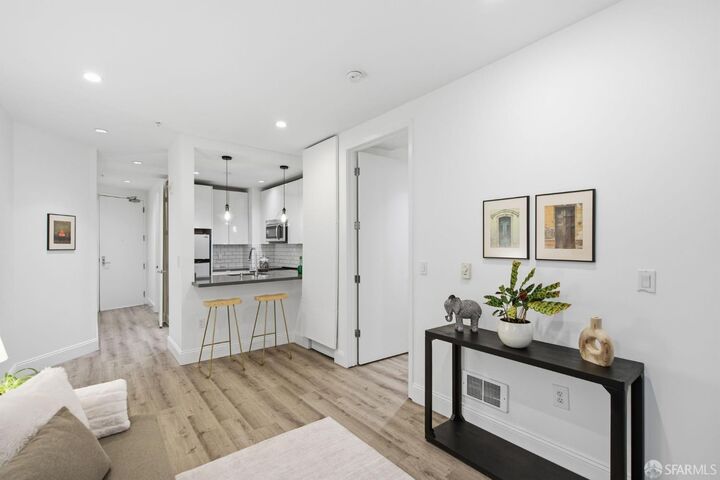 Property Photo: 901 Bush Street 103 CA 94109