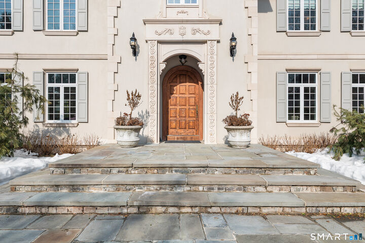 Property Photo:  4 Cowdray Park Drive  CT 06831 