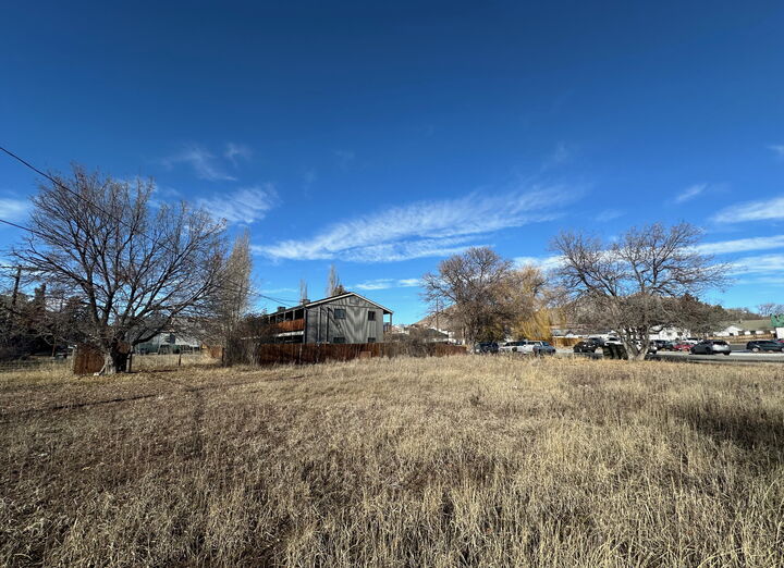 Property Photo:  307 S River  ID 83333 