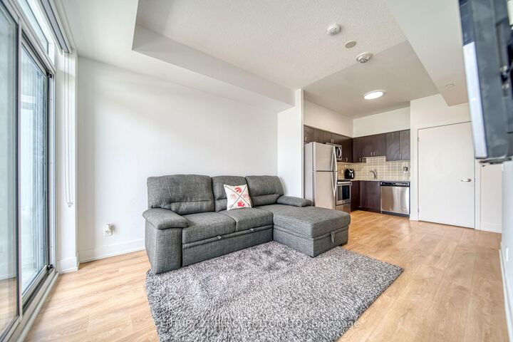 Property Photo:  1255 Bayly Street 2208  ON L1W 0B6 