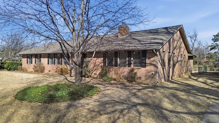 Property Photo:  2601 E 57th Street  OK 74105 