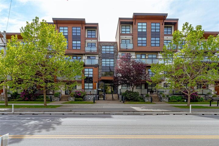 Property Photo:  4000 Shelbourne St 102  BC V8N 3E4 