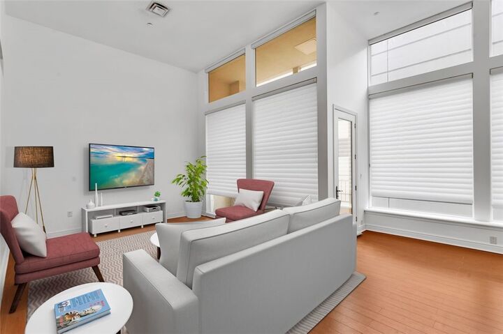 Property Photo:  941 Penn Ave 202  PA 15222 