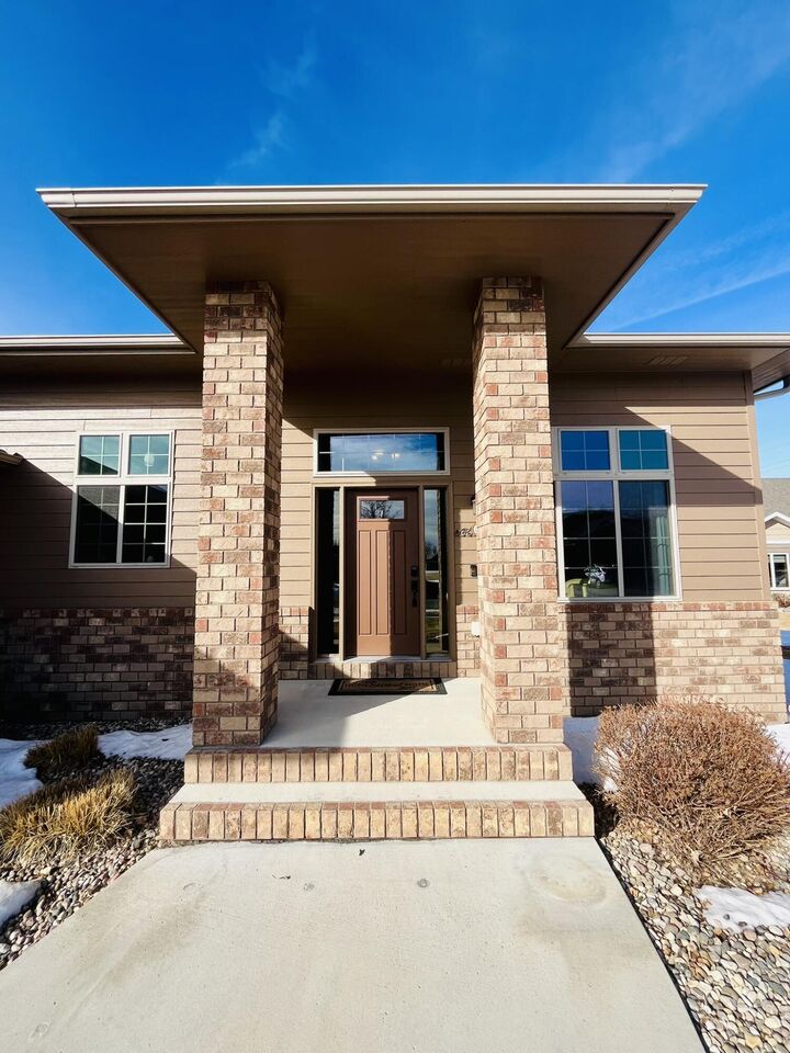 Property Photo: 2301 SE 16th Ave SD 57401