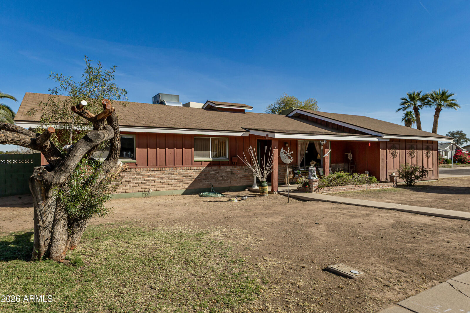 Property Photo: 890 W Del Rio Street AZ 85225