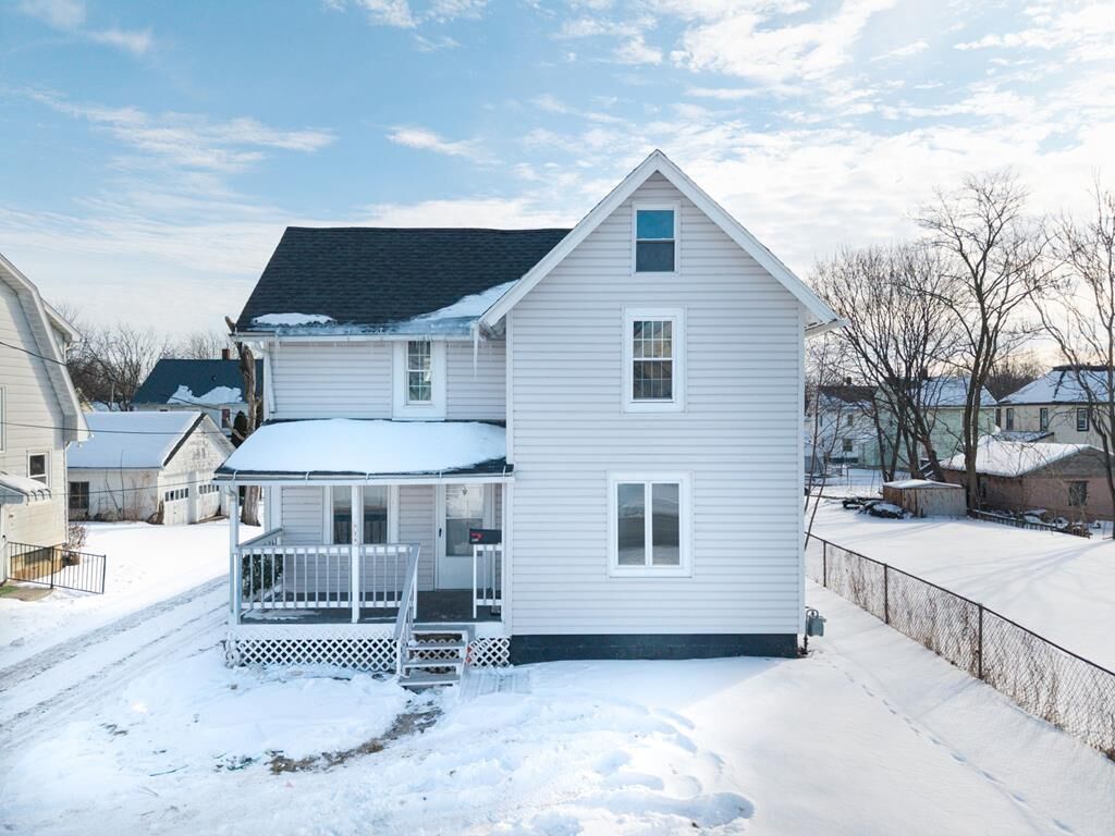 Property Photo: 917 Union St. OH 44805