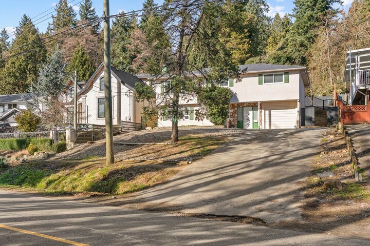 5039 Marine Drive — photo 1
