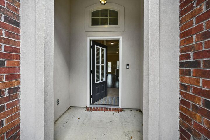 Property Photo:  17475 Waterloo Dr  LA 70817 