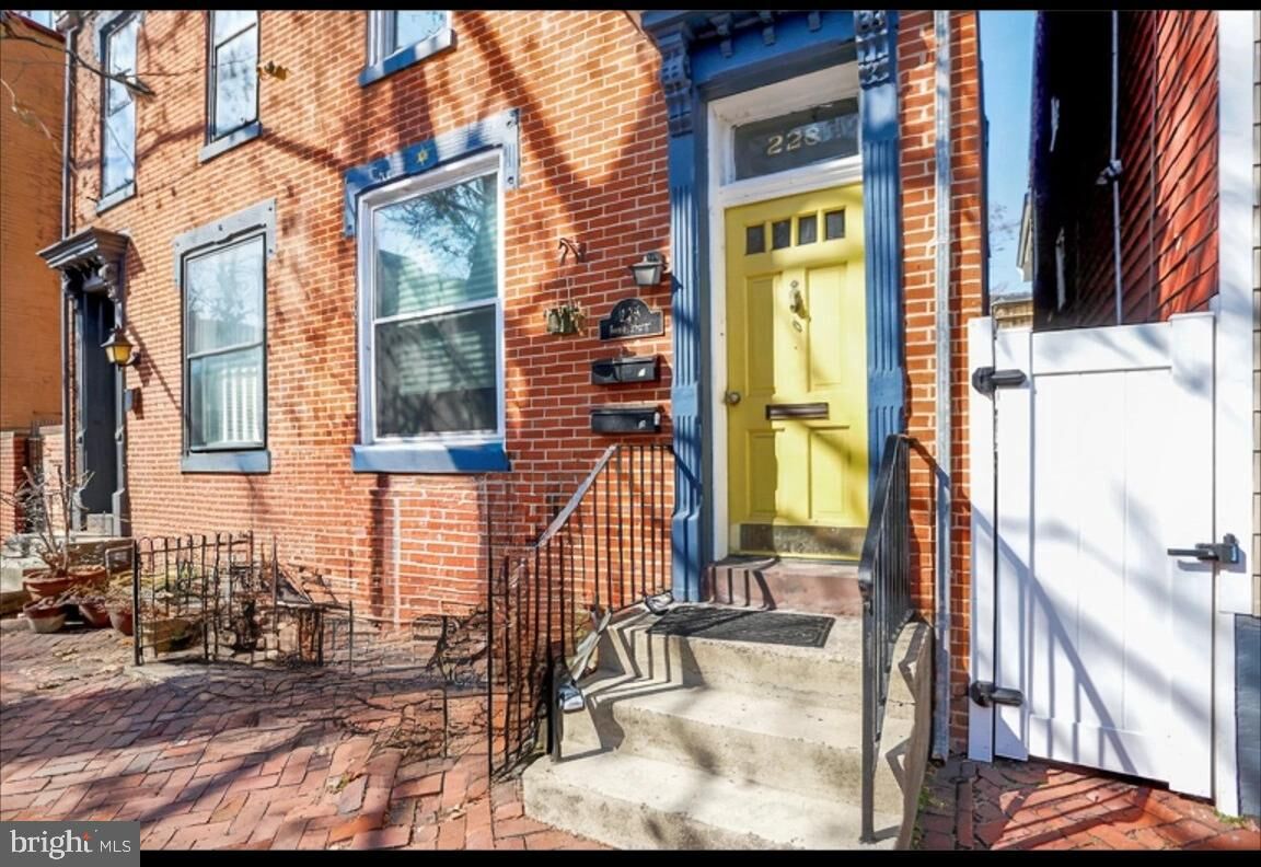 Property Photo: 228 North Street PA 17101