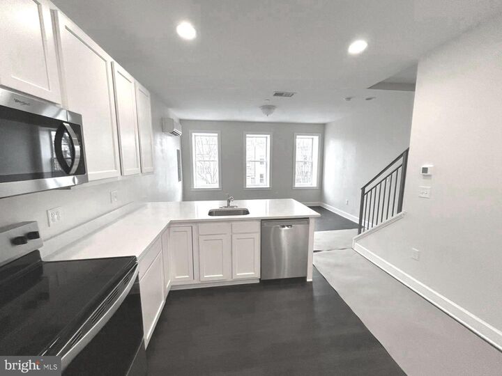 Property Photo: 1314 Constitution Avenue NE 1 DC 20002