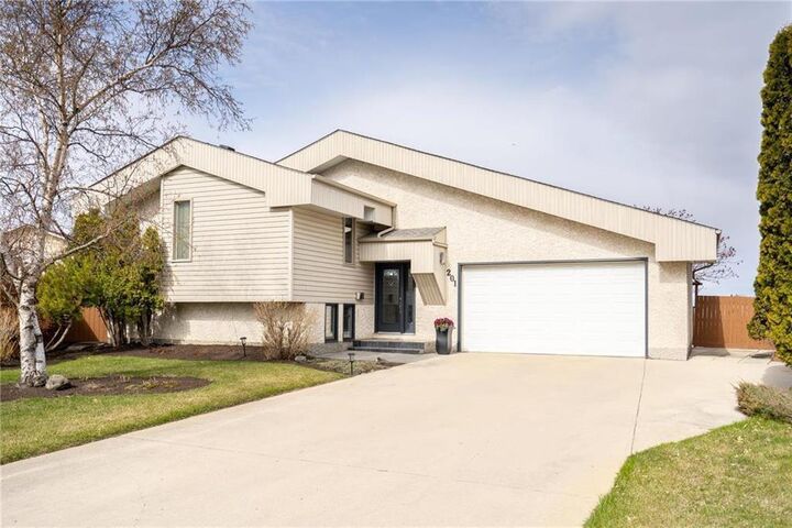 Photo de la propriété:  201 Garton Avenue  MB R2R 2C3 