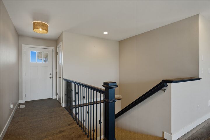 Property Photo: 5913 Rock Ridge Drive IA 52302