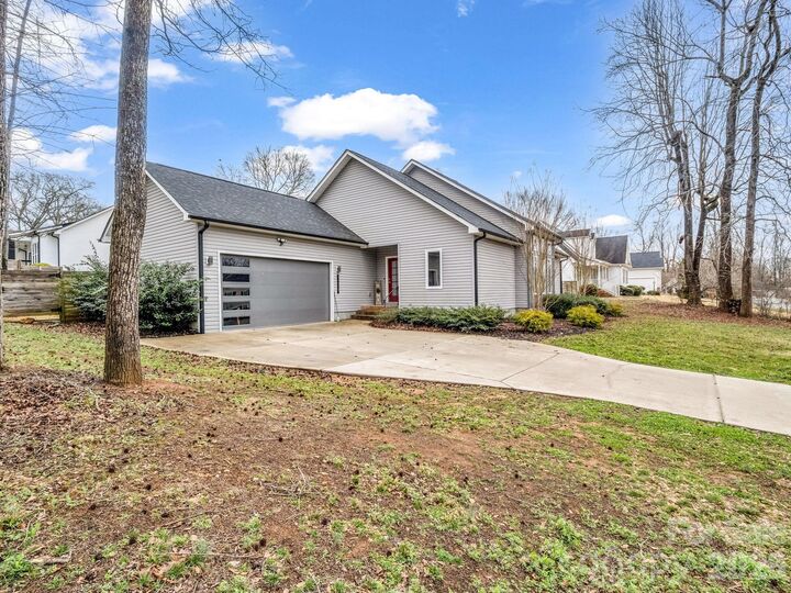 Property Photo:  1317 Wyanoke Avenue  NC 28152 