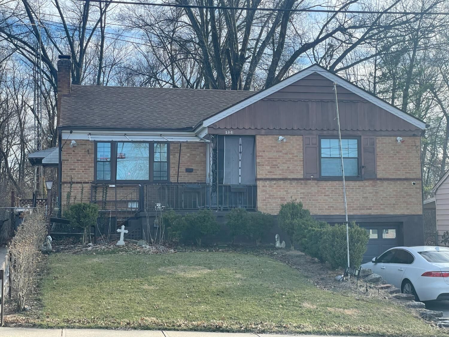 Property Photo: 2031 Emerson Avenue OH 45239