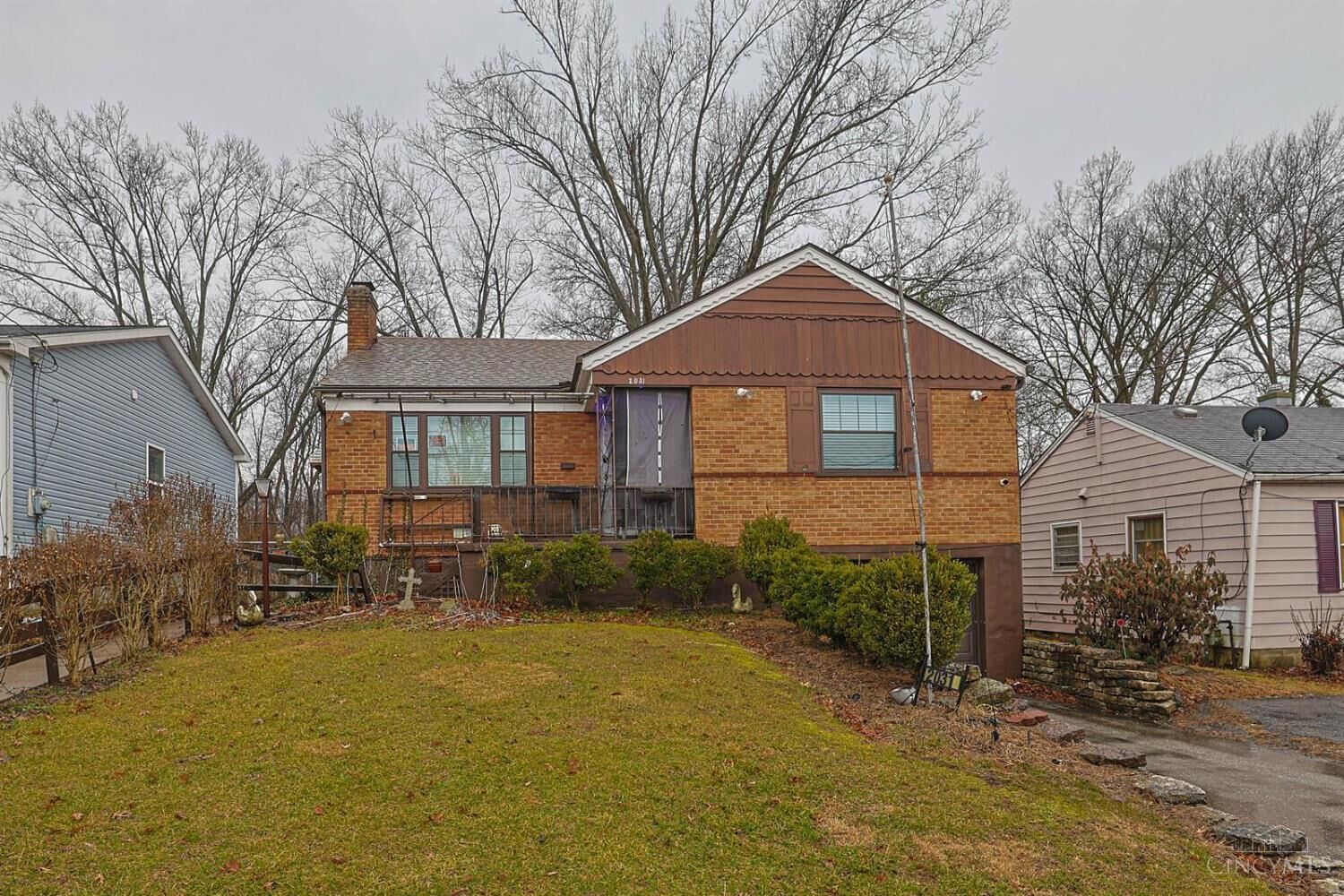 Property Photo:  2031 Emerson Avenue  OH 45239 