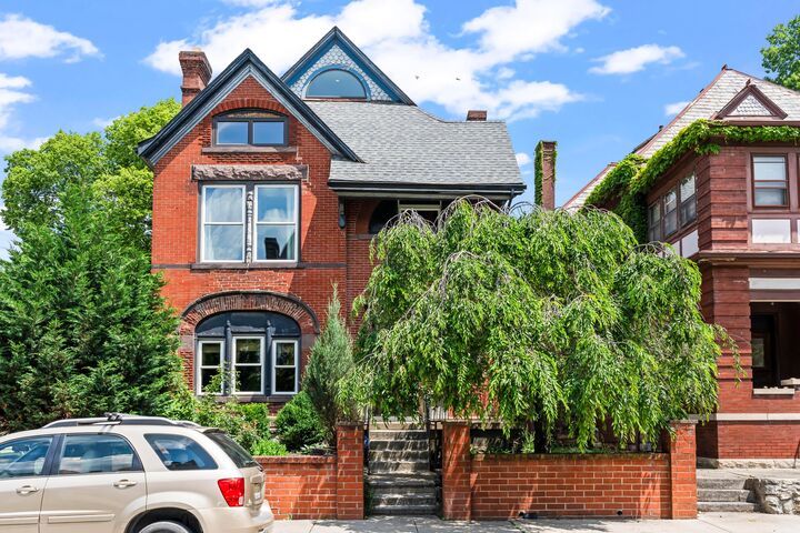 Property Photo: 726 Franklin Avenue OH 43205