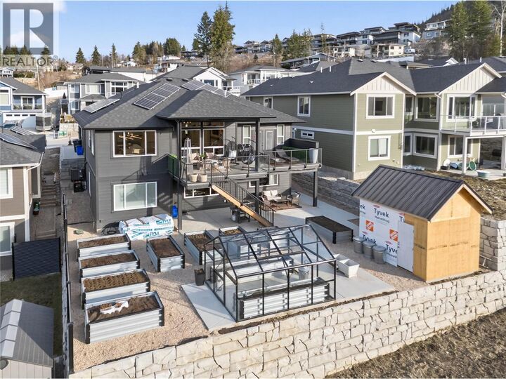 Property Photo: 1621 9 Street Southeast BC V1E 0G9