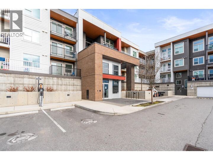 Property Photo:  625 Academy Way Ph25  BC V1V 0E3 