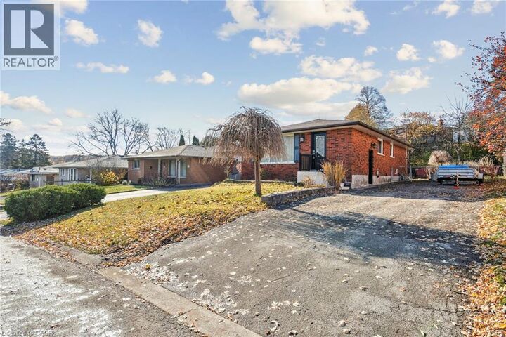 Property Photo: 16 Green Meadow Way ON L9H 3Z3