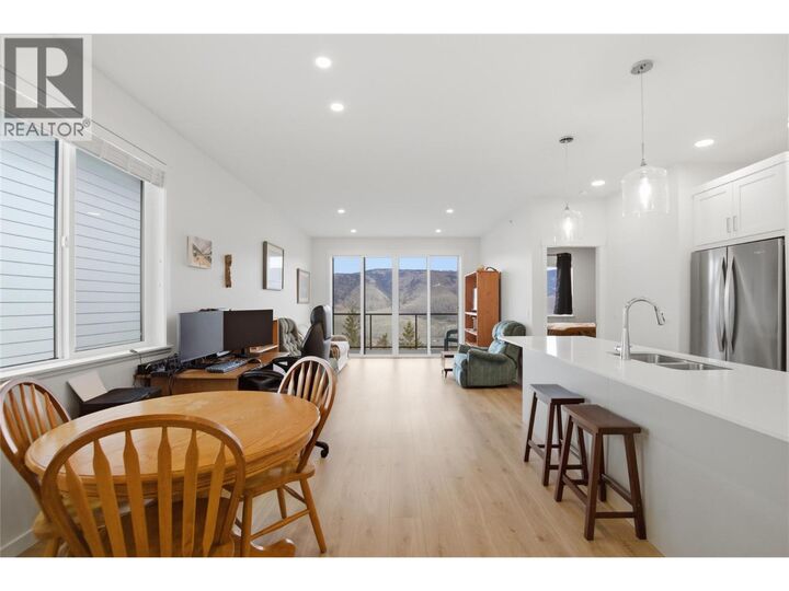 Photo de la propriété: 1799 Babine Avenue 114 BC V2E 0E3