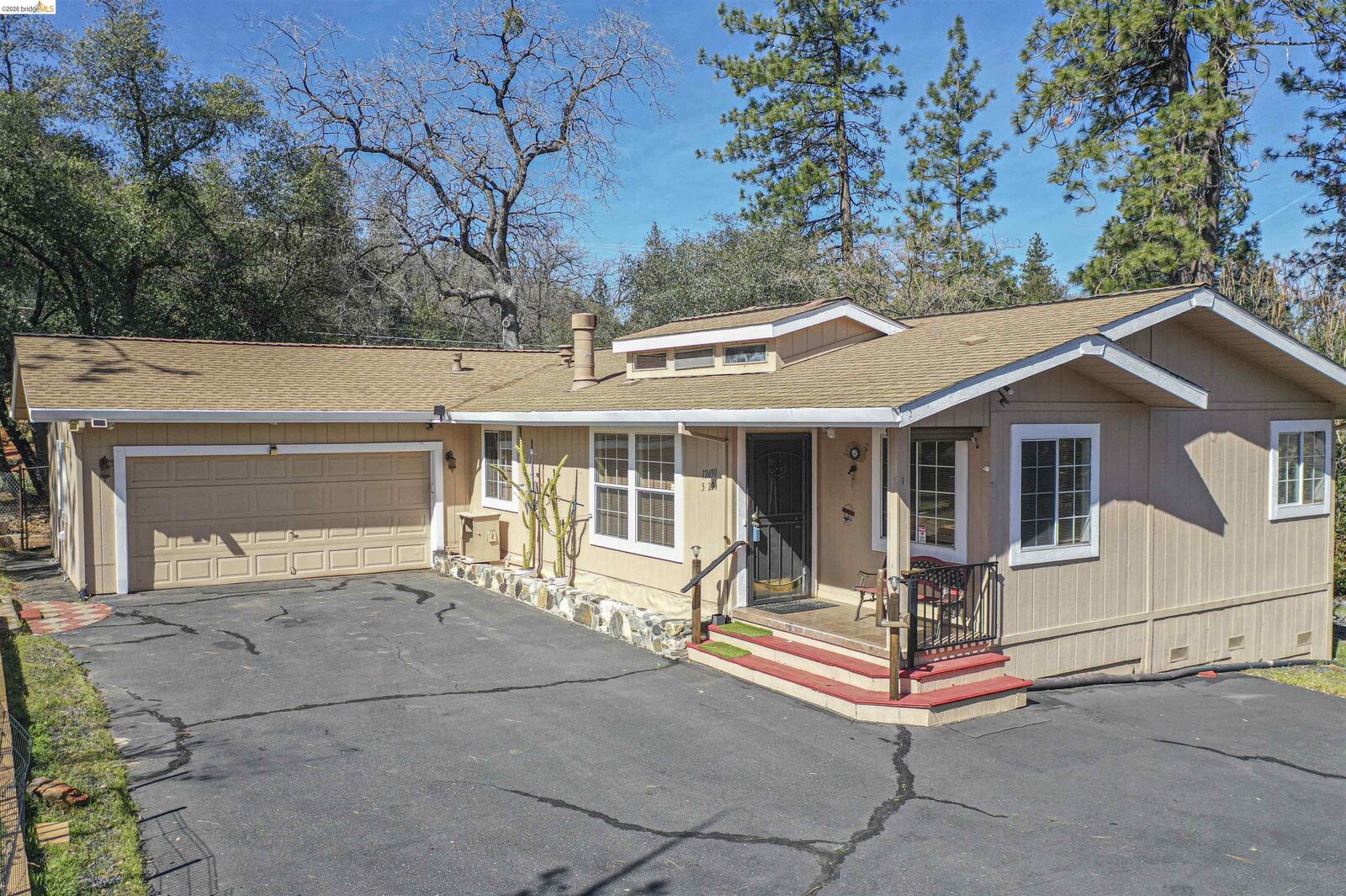 Property Photo: 12690 Mueller Dr CA 95321