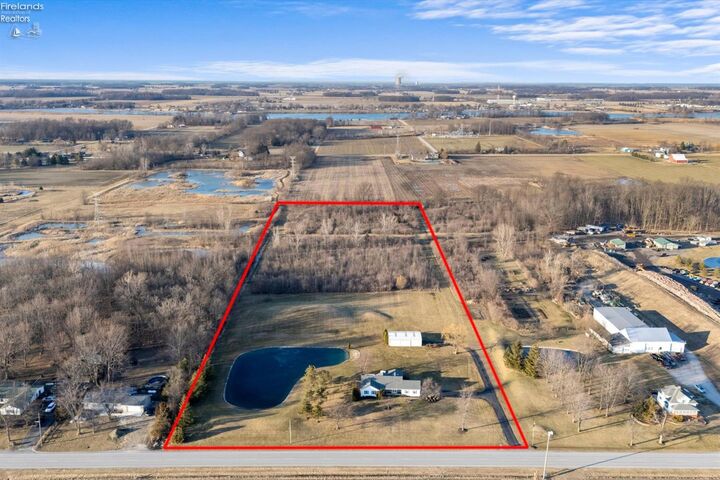 Property Photo: 8685 W Oak Harbor Southeast Road OH 43449