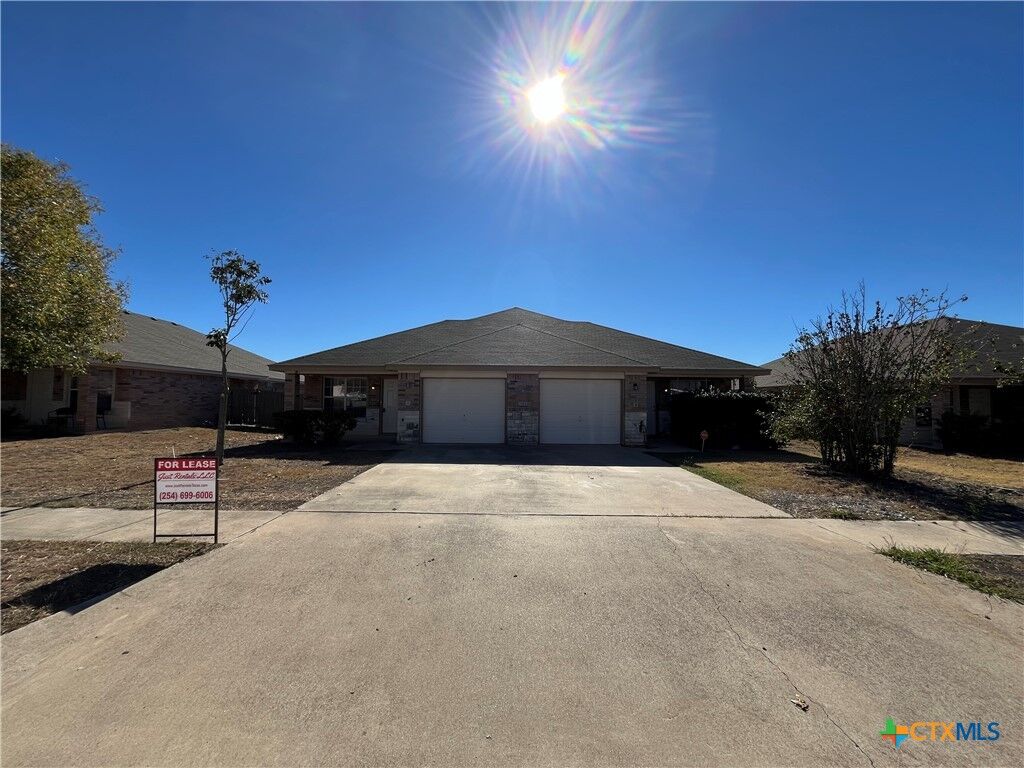 Property Photo: 1304 Cinch Drive TX 76549
