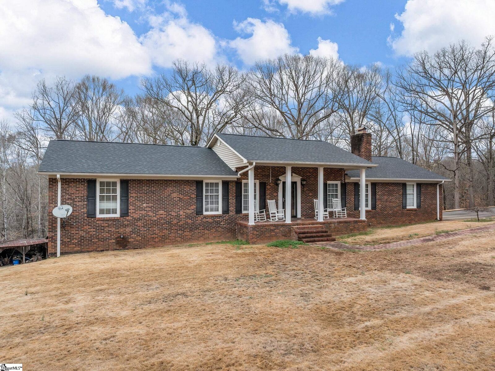 Property Photo: 170 Oak Ridge Drive SC 29353