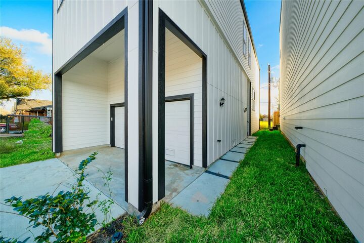 Property Photo:  5324 Rue Street  TX 77033 