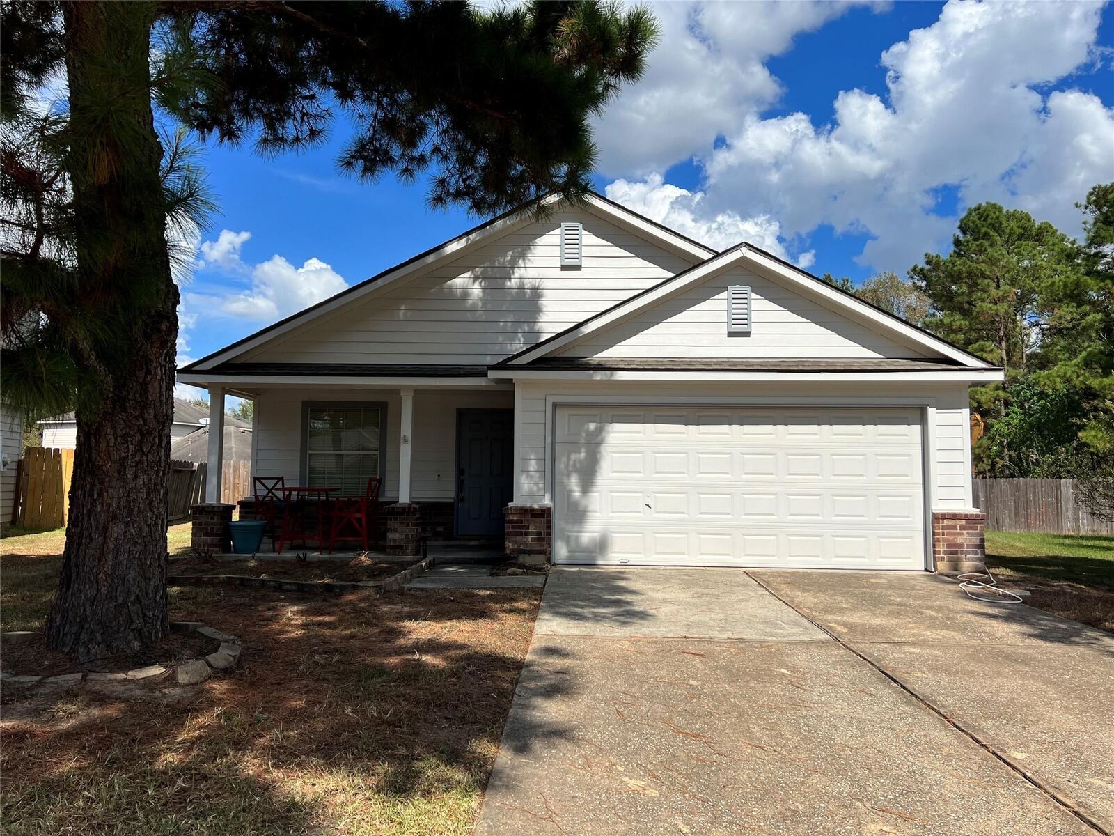 Property Photo: 710 Cape Cottage Lane TX 77373