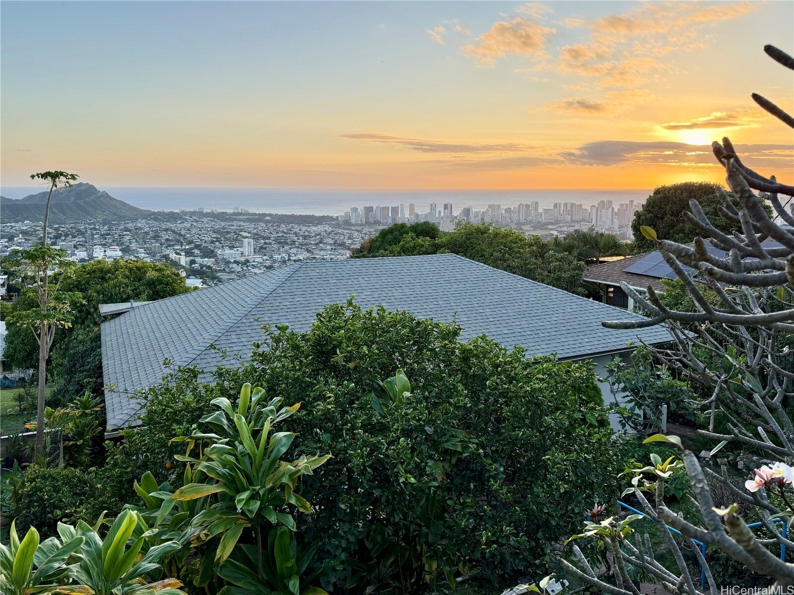 Property Photo: 3655 Nihipali Place HI 96816