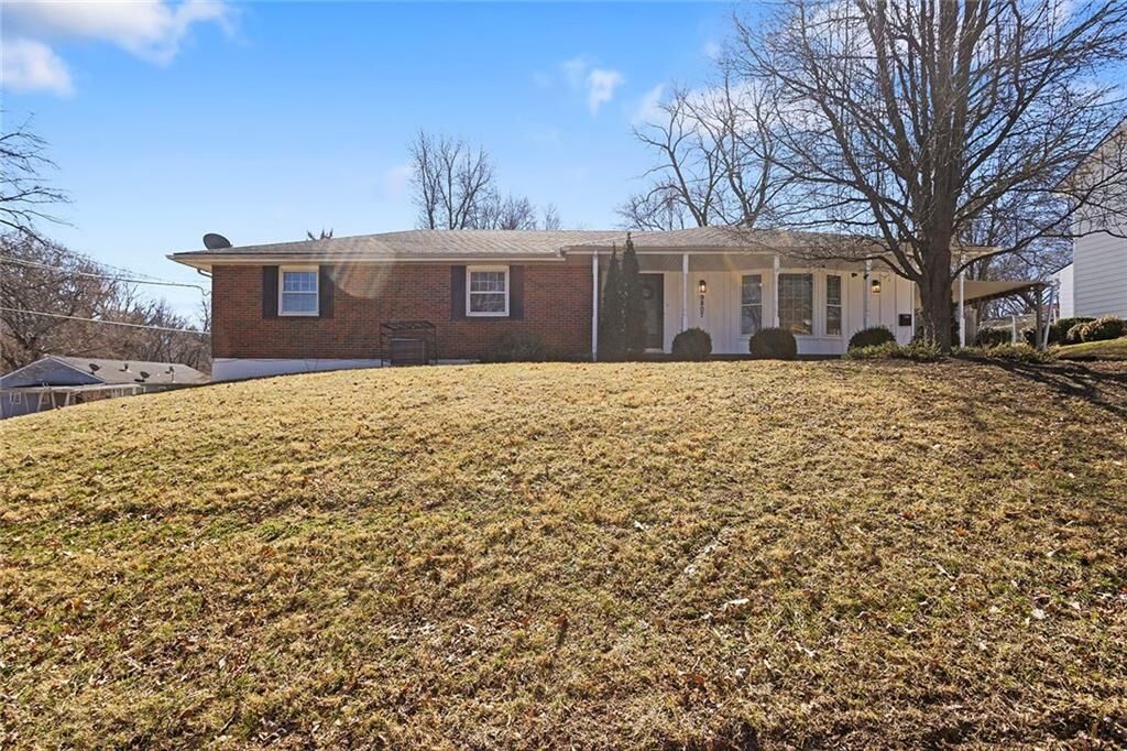 Property Photo:  9807 Jewell Court  MO 64052 