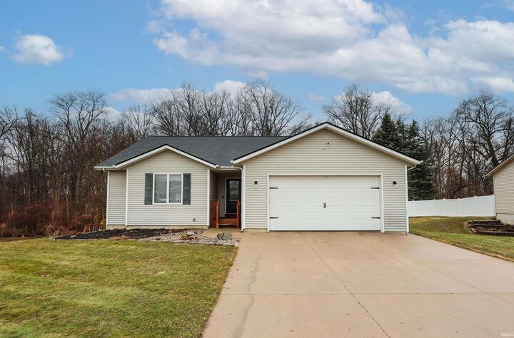 Property Photo:  905 N 280 W  IN 46703 