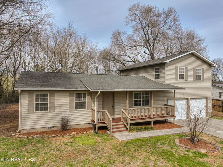 Property Photo:  732 Smelcer St  TN 37865 