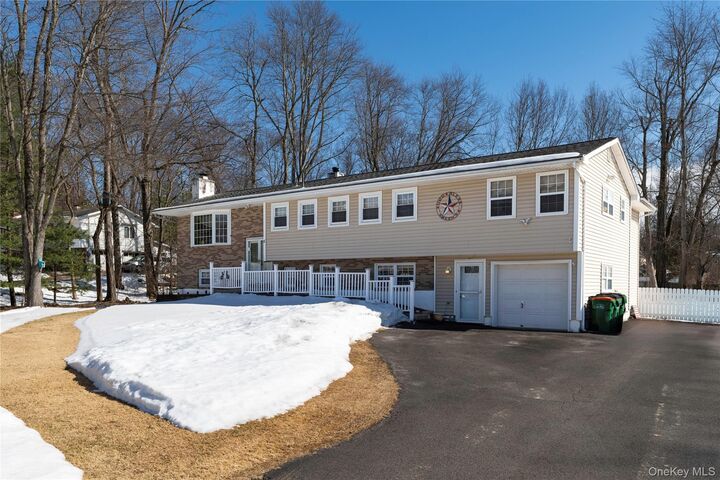 Property Photo:  5 Orange Court  NY 12590 