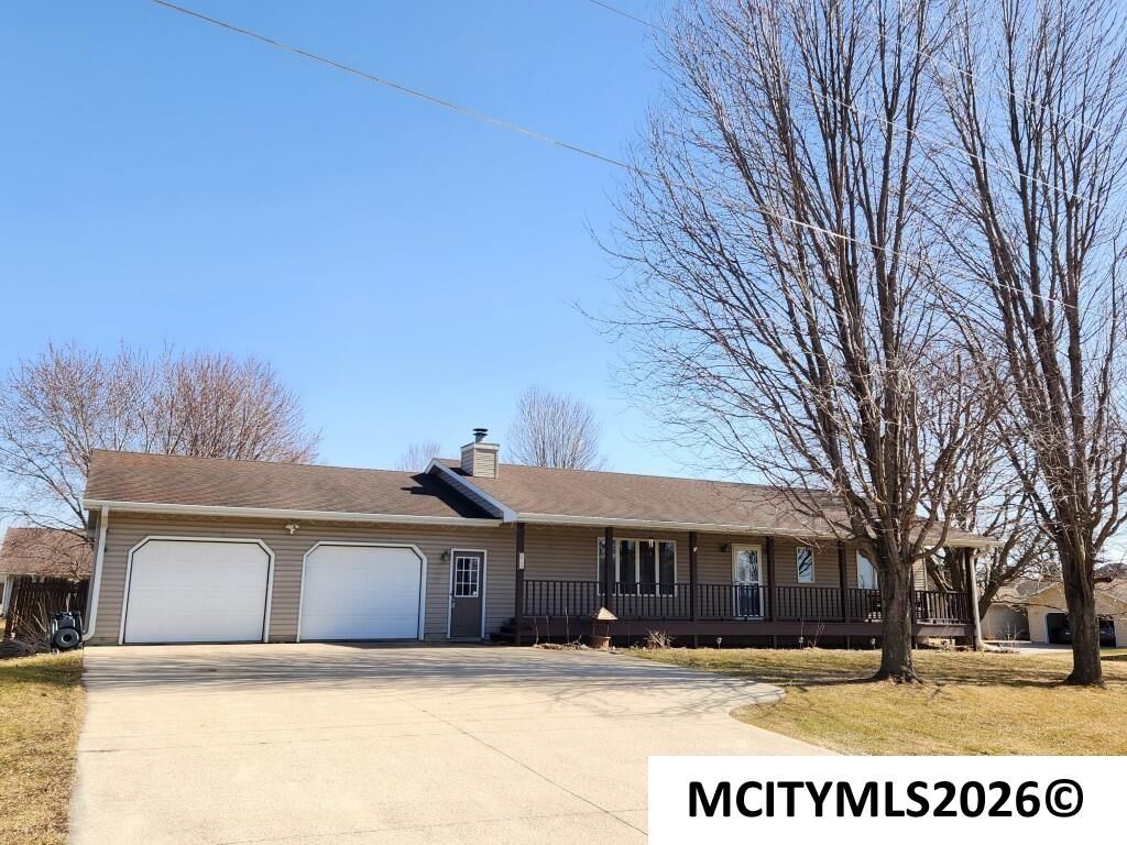 Property Photo: 929 1st St S IA 50469
