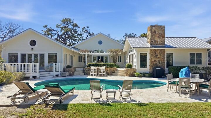 Property Photo: 4839 Givens Court FL 34242