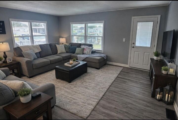 Property Photo:  39053 Flora Avenue  FL 33542 