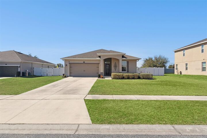 Property Photo:  37027 Scenic Bluff Drive  FL 32735 