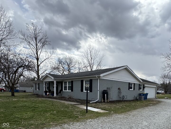 Property Photo:  404 S Illinois Street  IN 46030 